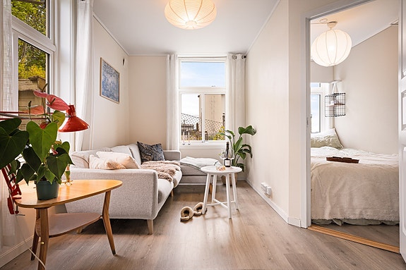 Velkommen til Damsgårdsveien 148, en smart leilighet med nærhet til det man trenger, presentert Av Jonathan U. Næsse Eiendomsmegler 1 Bergen sentrum (Foto: Didrik Høeg!)