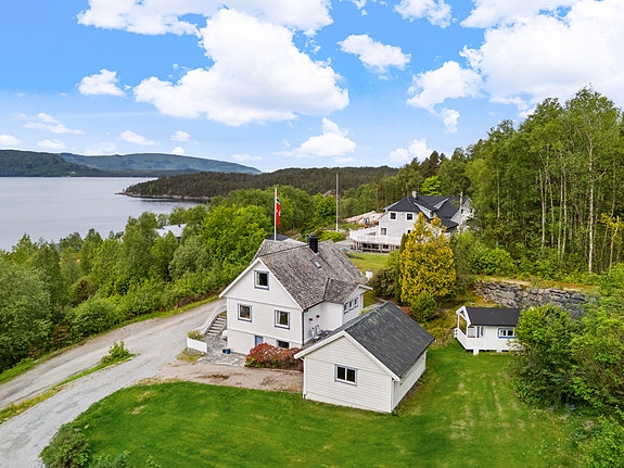 Privatmegleren v/ Hans Graedler har gleden av å presentere Mjånesvegen 19!