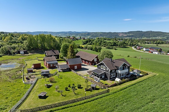 Katrine Sørli v/DNB Eiendom har gleden av å presentere Hvalebygutua 4!