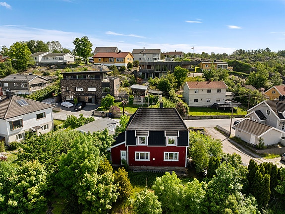 Lars Håkon Jørgensen (473 40 616) v/ DNB Eiendom ønsker deg velkommen til Furuholtveien 16!