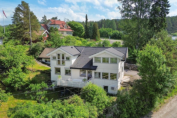 Velkommen til Nordre Sprovei 7 - Presentert av Thor Vegard Bjørnerud v/Privatmegleren Park. //Foto: Almestad Foto