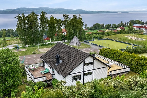 Nordvik Eiendomsmegling v/ Vegard Dotseth presenterer Rognstigen 2 på Kapp! Foto: Torben Olav Wirkestad.