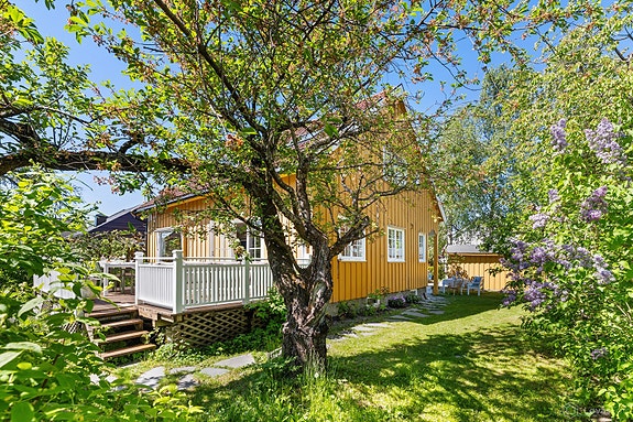 Velkommen til Seterveien 5A - Solrik og sjarmerende villa | Ettertraktet beliggenhet i blindvei | Idyllisk og skjermet hage | Barnevennlig