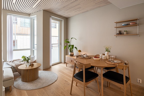 Velkommen til Ladeveien 18 - en innbydende og moderne selveierleilighet beliggende på ettertraktede Lilleby. (Foto: Eivind Mølnå)