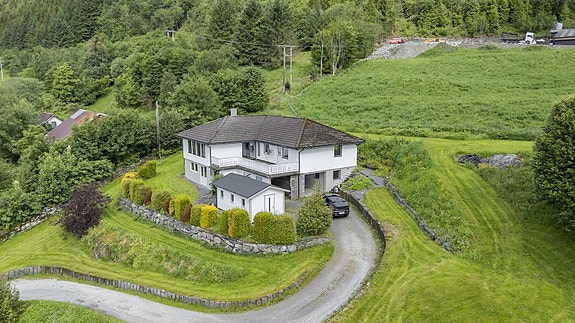Velkommen til Åfjordvegen 863 v/EiendomsMegler1 - foto levert av Photoevent