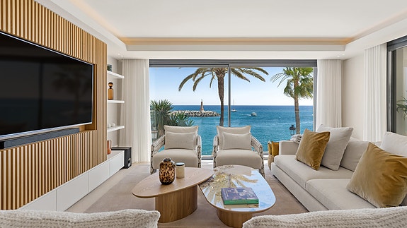 UNIK LEILIGHET - PUERTO BANUS - PANORAMAUTSIKT OVER MIDDELHAVET!