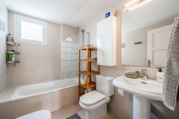 Toppleilighet med stor takterrasse | Havutsikt | Badstue og jacuzzi