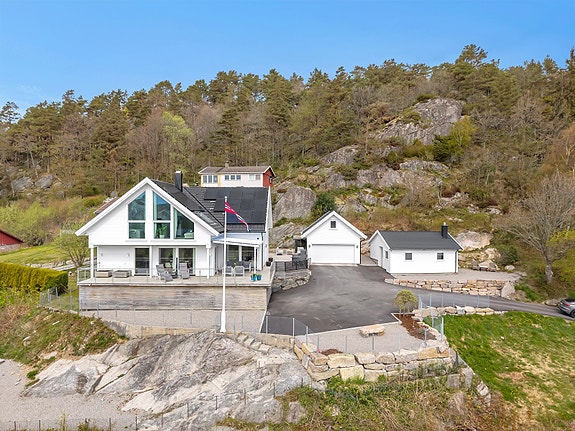 Velkommen til Tregdeveien 412! Foto: Boligfotografer AS