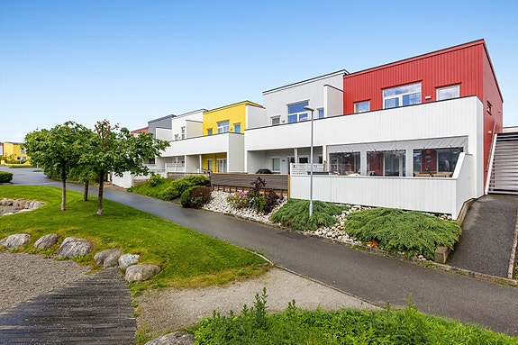DNB Eiendom v/Martin Sørbø har gleden av å presentere Stølsbrotet 63 - en lekker og moderne leilighet i boligkompleks fra 2016.