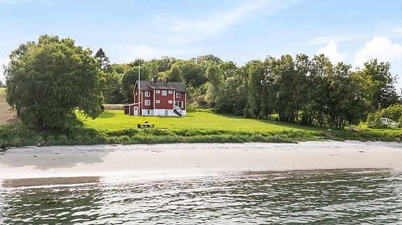 Aktiv Eiendomsmegling v/ Erik Ulseth har gleden av å presentere Klubbveien 100! Foto: André Tomas Ormset-Paredes