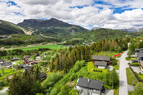 Velkommen til Seljevegen 13B!
Til salgs via Helge Berg Enitch v/ EIE Fjellmegleren.