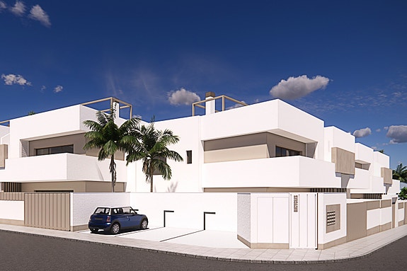 Romslig bungalow med 3 soverom | Privat hage med basseng | Sentral beliggenhet
