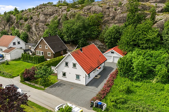DNB Eiendom v/ Lene Bjerkeli har gleden av presentere Solvikveien 9!