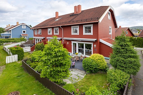 Velkommen til et flott beliggende enderekkehus på Eikenga!