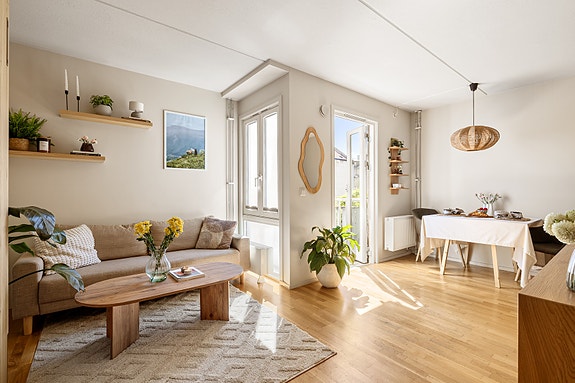 Velkommen til Osterhaus' gate 16G - Presentert av Caroline Engebråten Kopperstad, tlf. 469 32 066.