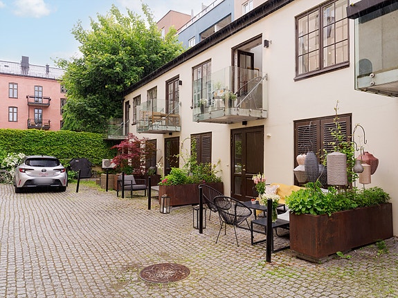 Helene Gynnild Pedersen v/ DNB Eiendom Grünerløkka har gleden av å presentere en sjelden townhouseleilighet midt i hjertet av Grünerløkka. Velkommen til Toftes gate 56 D!