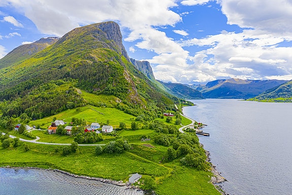 Velkommen til Rovdestranda 47 v/ Ludvig Sandström, Notar (Foto: Blåtind Fotografikk)