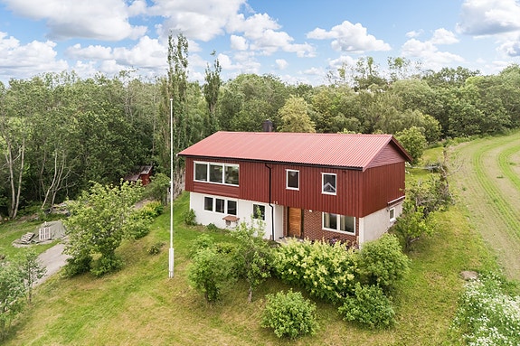Aktiv Eiendomsmegling v/ Thomas Lerstadgrind har gleden av å presentere Hafellbakkan 25/27! Foto: Vidar Alvik v/ Grattis foto.