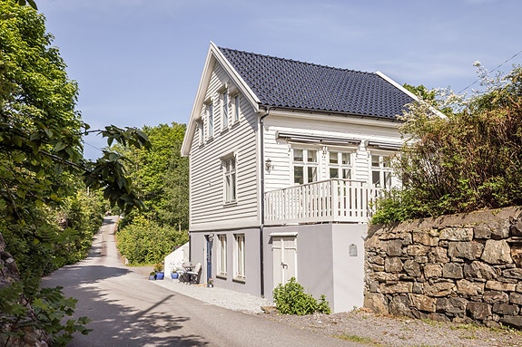 ASK Eiendomsmegling ved Charlotte Kleven har gleden av å presentere Tveitevågvegen 130!