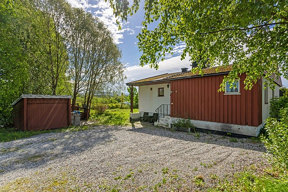 Velkommen til Askenga 2, en flott mulighet for kjøpere som ønsker å sette sitt eget preg på boligen og skape et hjem tilpasset egne behov og ønsker.