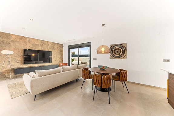 Villa med 3 soverom | Privat basseng | Sørvestvendt | Turistlisens