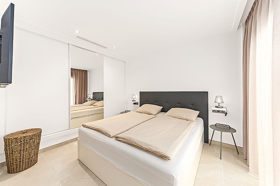 Villa med 3 soverom | Privat basseng | Sørvestvendt | Turistlisens