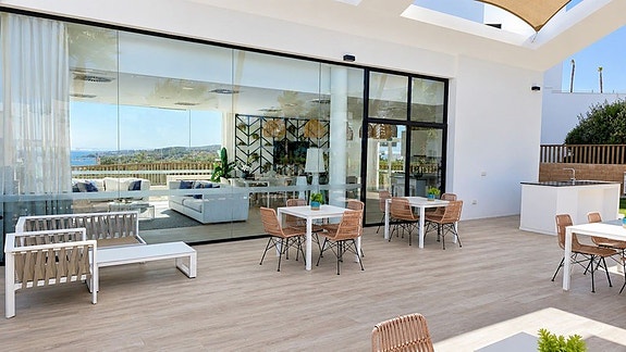 Eksklusiv penthouse med 4 soverom | Privat basseng | Store terrasser 201m² | Panoramautsikt