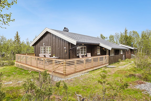 Koselig tømmerhytte på Venabygdsfjellet | 3 sov | Stor tomt | Peis og ny vedovn | Romslig, solrik terrasse | Uthus, Venabygd