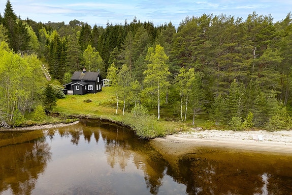 Proaktiv Eiendomsmegling v/Kenneth Vårvik har gleden av å presentere denne flotte fritidseiendommen med adresse Bellsvikveien 131.