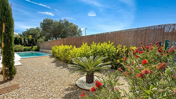 Eksklusiv villa med 3 soverom | Privat basseng og stor kjeller | Las Colinas Golf & Country Club