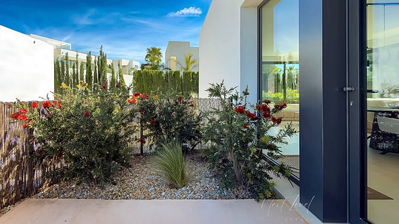 Eksklusiv villa med 3 soverom | Privat basseng og stor kjeller | Las Colinas Golf & Country Club