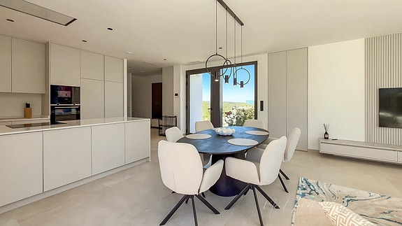 Eksklusiv villa med 3 soverom | Privat basseng og stor kjeller | Las Colinas Golf & Country Club