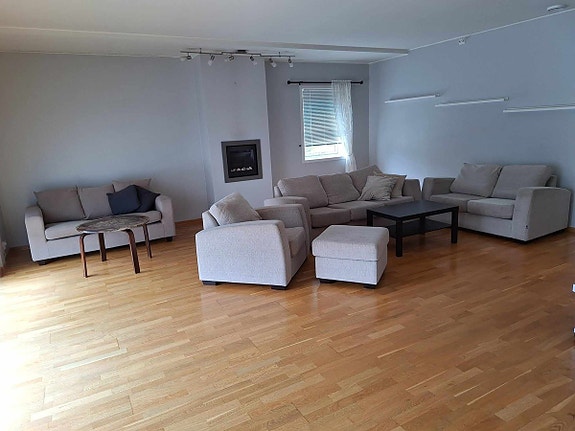 Eit ledig rom i triveleg bufellesskap i umiddelbar nærleik til HVL og Sentralsjukehuset., Førde