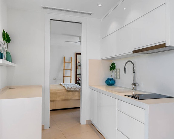 Eksklusiv villa med 4 soverom | Totalrenovert | 12 meter saltvannsbasseng