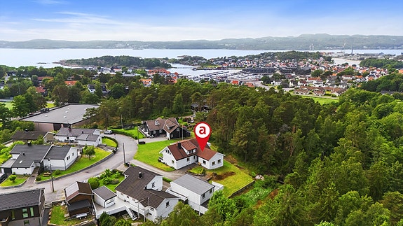 Bergeskogen - Romslig og innholdsrik enebolig med flott beliggenhet og stor solrik tomt, Larvik