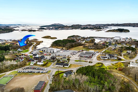 Enebolig med garasje. Nytt kjøkken i 2024. 4 soverom. Varmepumpe og vedfyring., Ottersøy