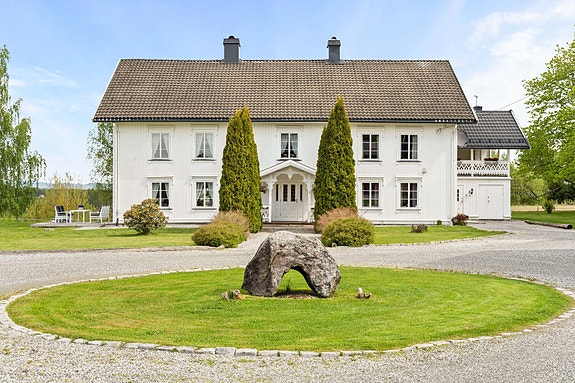 Tony Kristiansen v. Eiendomsmegler Krogsveen har gleden av å presentere Seterstøavegen 578!
Foto: Anders Botnmark.