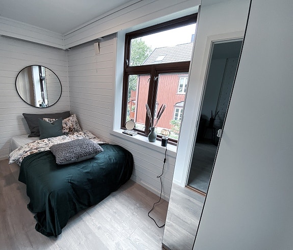 ??? Furnished room. Price for one bedroom in shared apartment. Flexible short/longterm rental