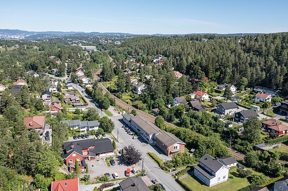 Kolbotn - Sentralt kombinasjonslokale med produksjon/verksted og kontorer.