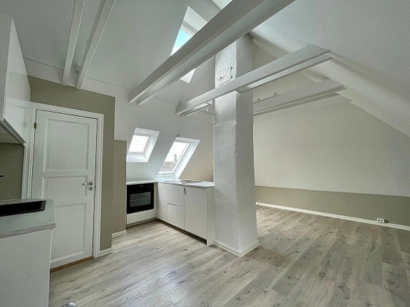 Stilfull og lys loftsleilighet i Sandviken +/- Totalrenovert i 2024, Bergen