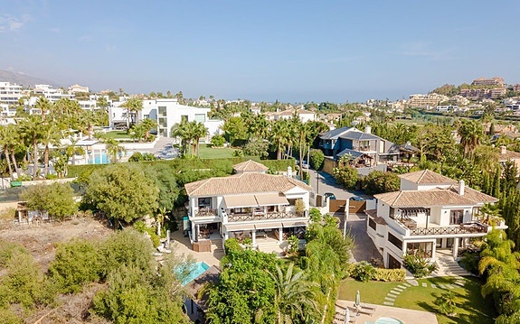 Eksklusiv villa med 5 soverom | Privat basseng | Panoramautsikt