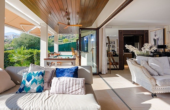 Eksklusiv villa med 5 soverom | Privat basseng | Panoramautsikt