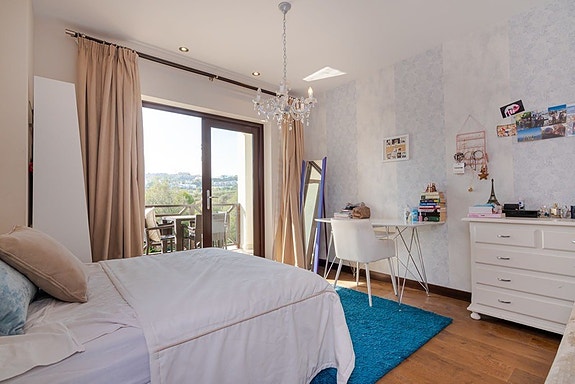 Eksklusiv villa med 5 soverom | Privat basseng | Panoramautsikt