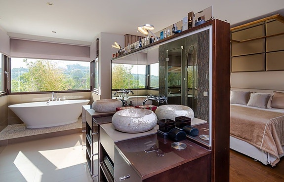 Eksklusiv villa med 5 soverom | Privat basseng | Panoramautsikt
