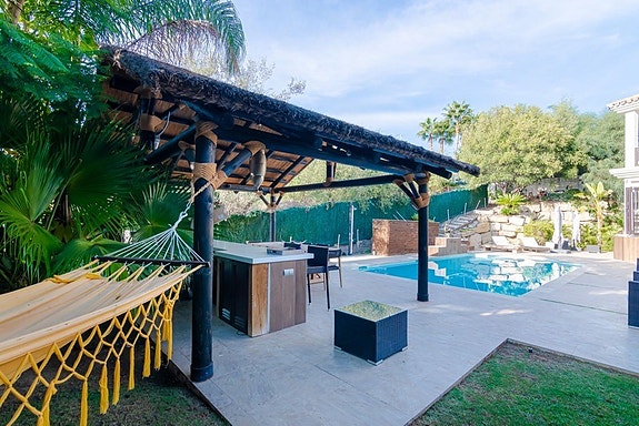 Eksklusiv villa med 5 soverom | Privat basseng | Panoramautsikt