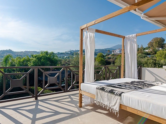 Eksklusiv villa med 5 soverom | Privat basseng | Panoramautsikt