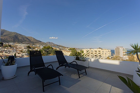 Eksklusiv villa med 5 soverom | Panoramautsikt | Privat basseng | Luksuriøse kvaliteter