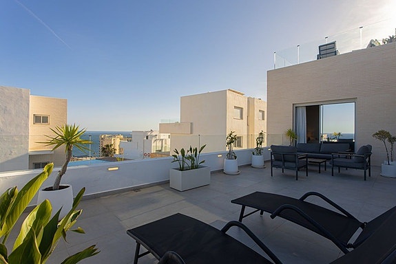 Eksklusiv villa med 5 soverom | Panoramautsikt | Privat basseng | Luksuriøse kvaliteter