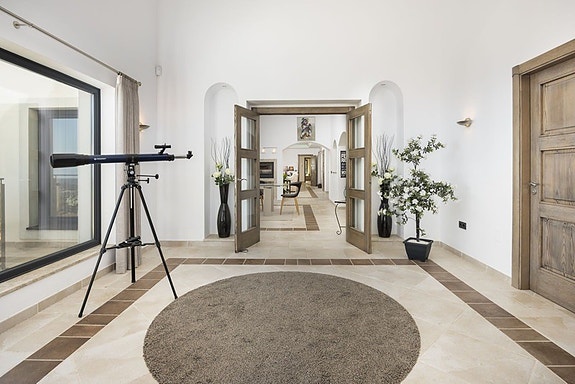 Eksklusiv villa med stor tomt | Panoramautsikt og privat basseng