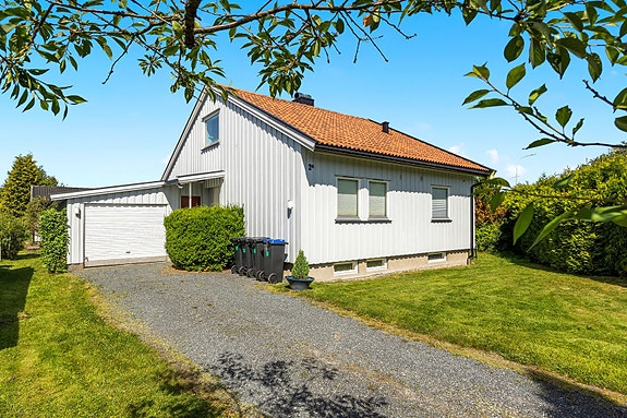 Velkommen til Tyrihansveien 2B - Presentert av EiendomsMegler1 ved Frode Eriksen. Foto: Fotoetcetera AS.